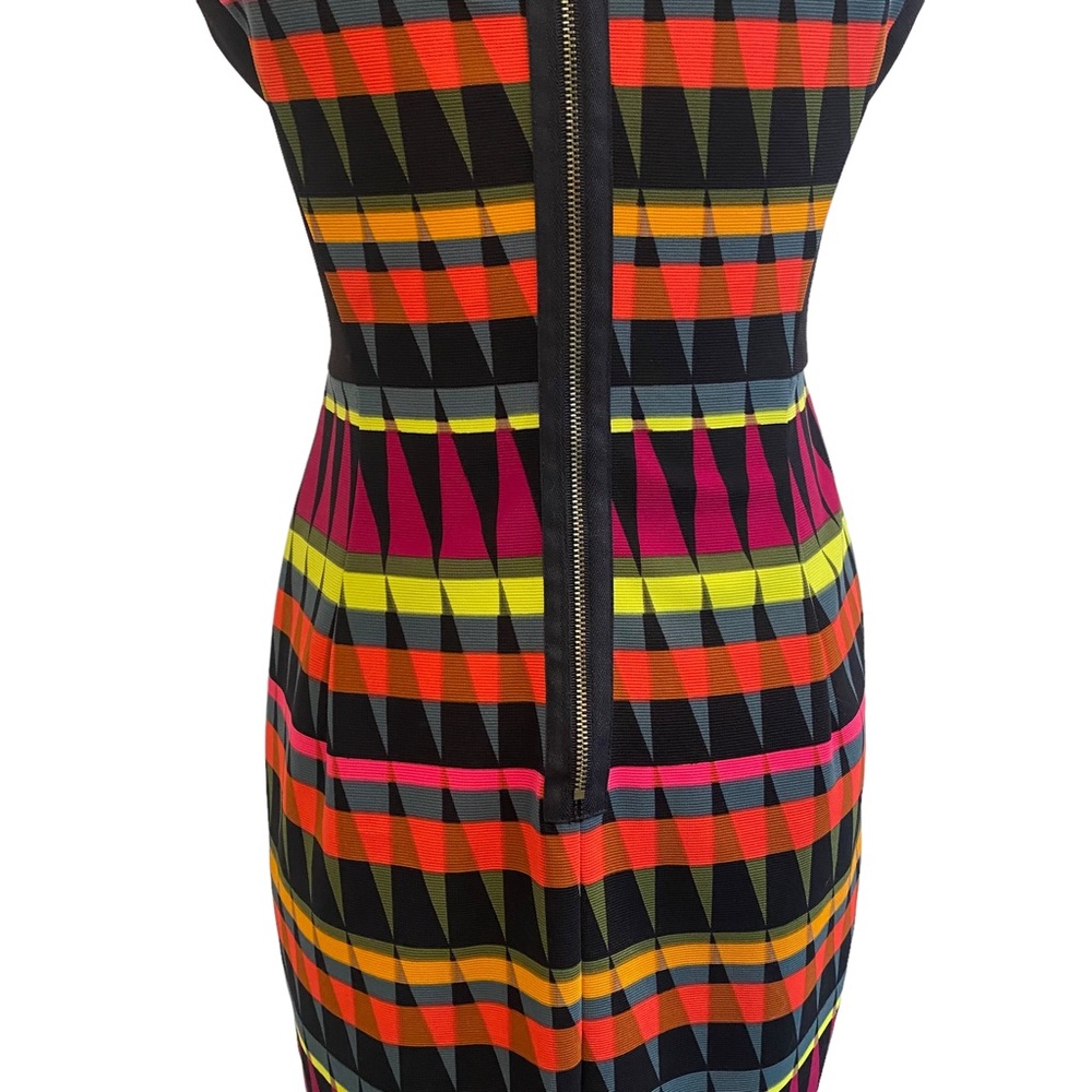 Signature London Style Print Sheath Dress 4 - Picture 11 of 16